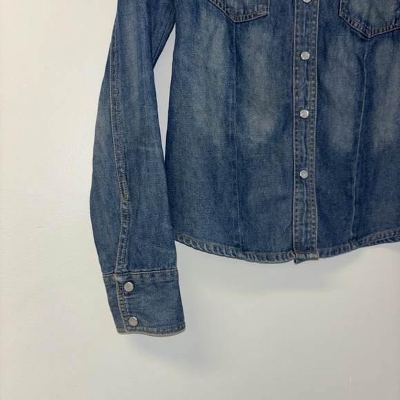 Just The Girls Denim Jean Shirt Top Women's Sz M Western Light Country Pearlsnap - Picture 5 of 8